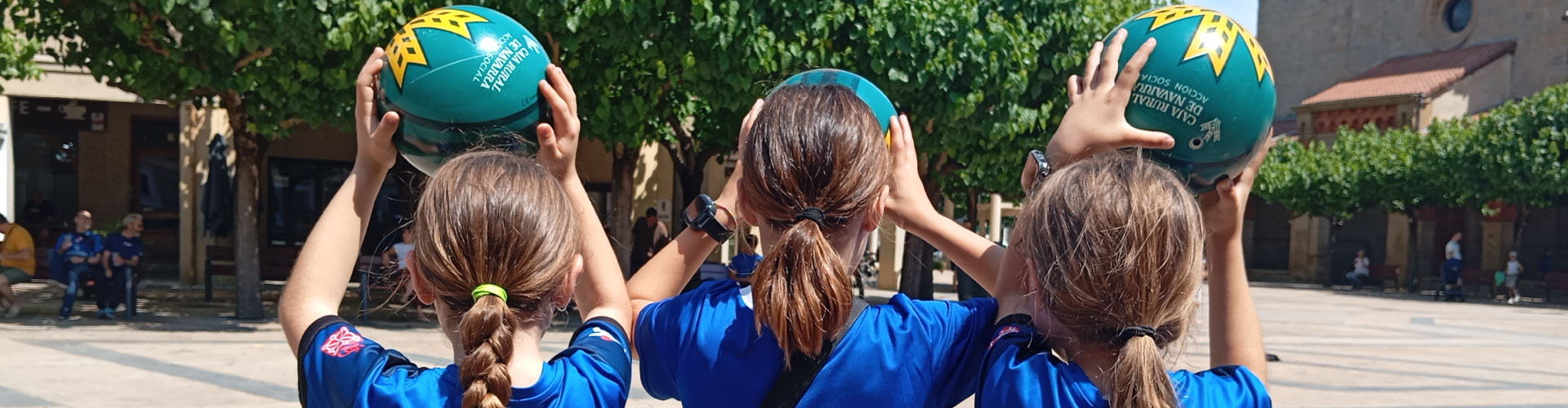 Desde Acción Social de Caja Rural de Navarra, celebramos los 25 años de Balonmano Uharte impulsando deporte y comunidad